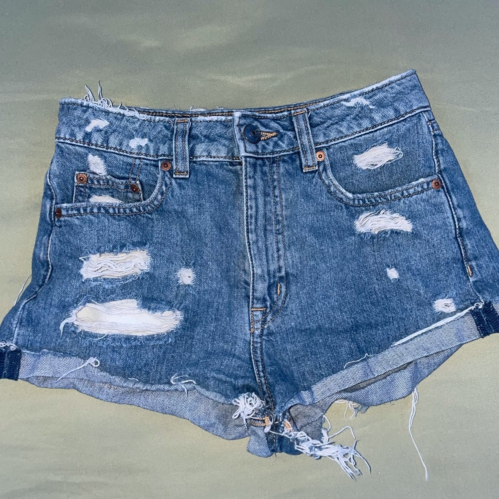 DIVIDED distressed Jean shorts